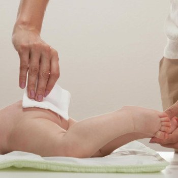 Algodão Quadrado QuadryBaby Maciez e Conforto para Higienização do Bebê - Ideal para Skincare - Caixa com 50 Unidades