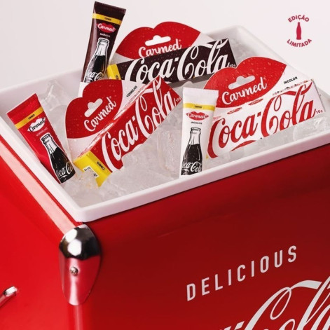 Hidratante Labial Carmed Coca-Cola Marrom 10g