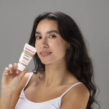 Protetor Solar Facial Cicatricure FPS 50 Antissinais 40g