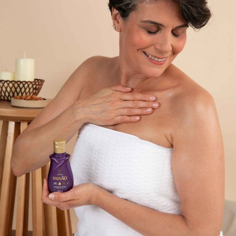 Óleo Corporal de Amêndoas Paixão Irresistível Flor de Lis 100ml .